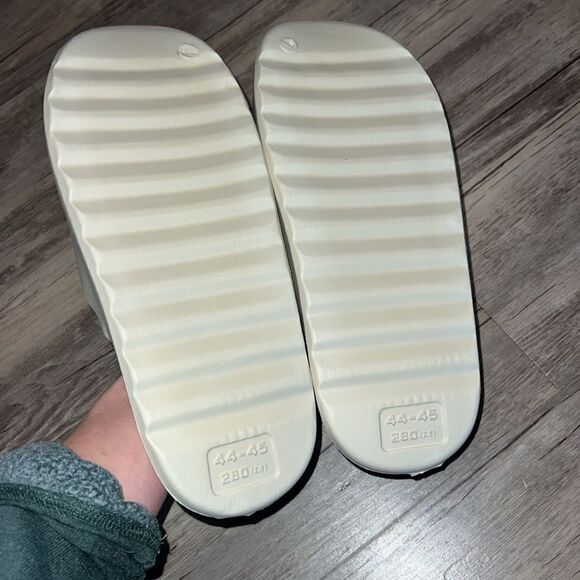 Mens sandals  - Picture 2 of 2